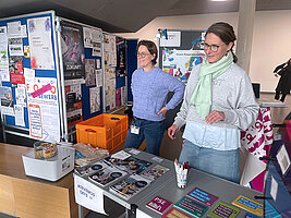 Foto: Das Team am Info-Stand der Professional School of Education in Würzburg