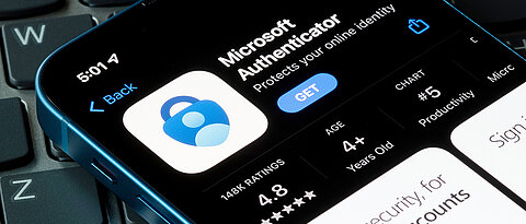 Aus Sicherheitsgründen brauchen Studierende demnächst eine Authentifizierungs-App am Smartphone, wenn sie bestimmte Angebote des Rechenzentrums nutzen wollen.