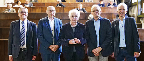 Geballte Wissenschaft im Röntgen-Hörsaal (v.l.): Manfred Schartl, Stefan W. Hell, Christiane Nüsslein-Volhard, Peter Hegemann und Manfred Gessler.