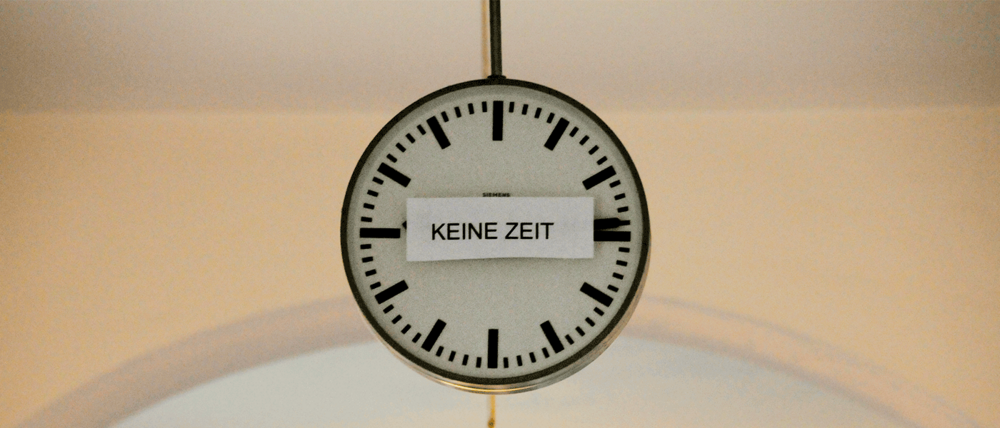 Uhr am Wittelsbacher Platz